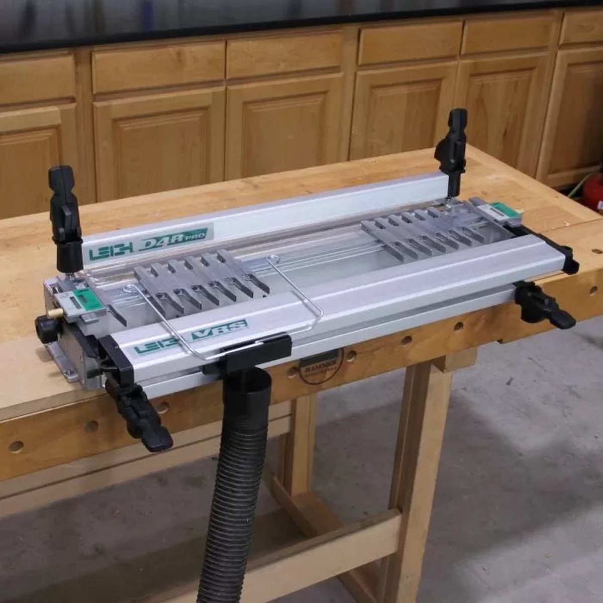 Leigh D4R Pro Dovetail Jig D24 Vacuum Router Support Package